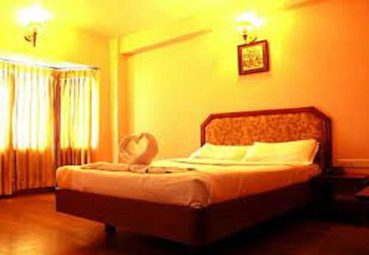 Hotel Blue Bird Ooty Exterior foto