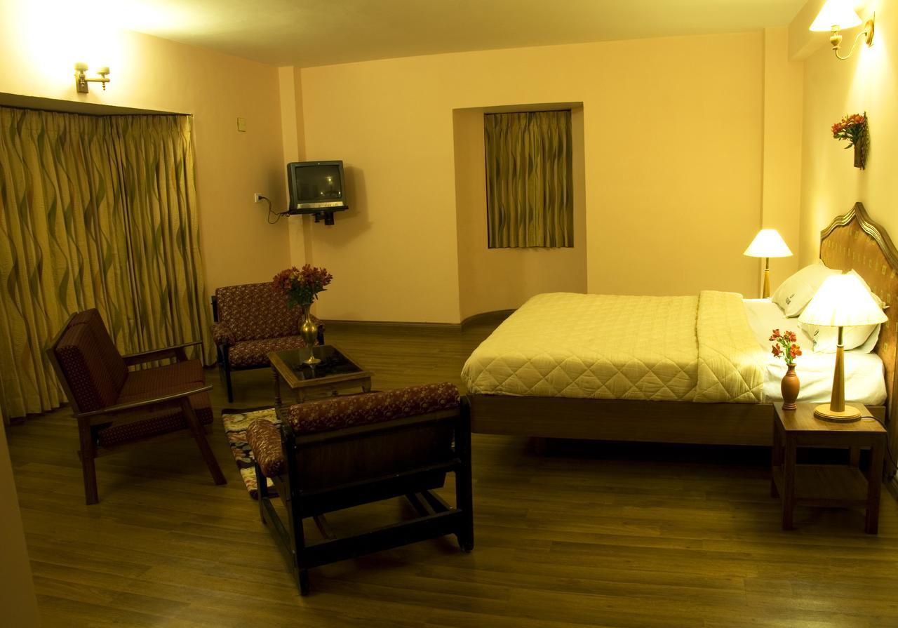 Hotel Blue Bird Ooty Exterior foto